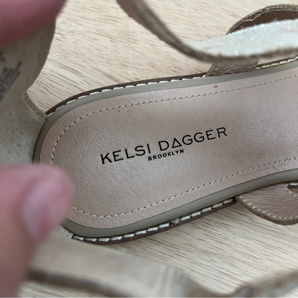 Kelsi Dagger gold sandals - Picture 7 of 11